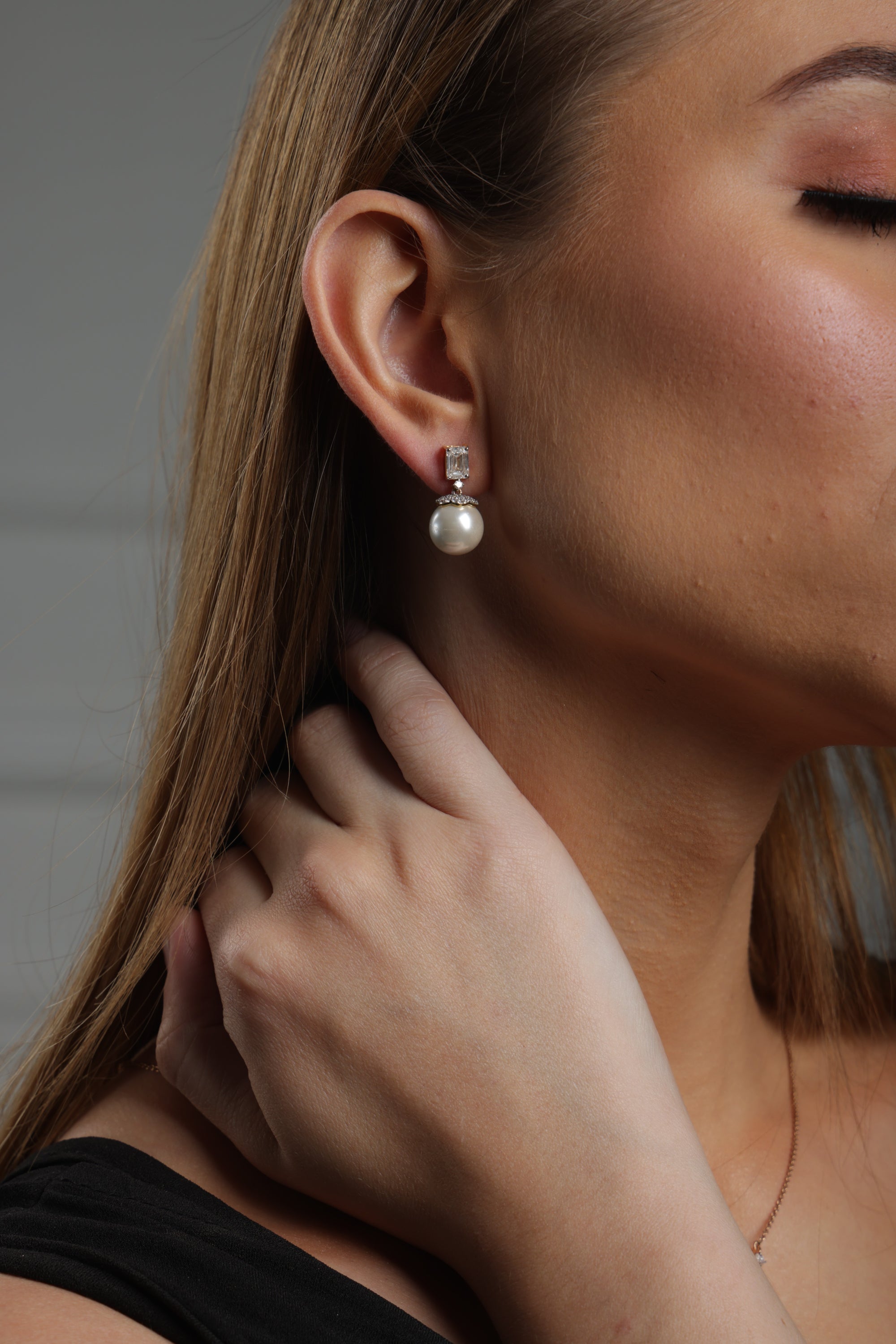 Perluna Earrings