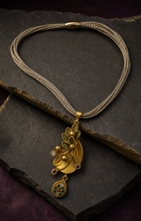 Antique Leaf Pendant Set