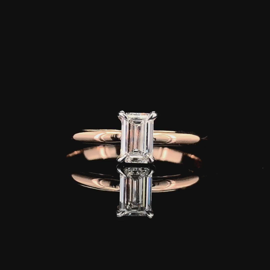 Vera Solitaire Ring